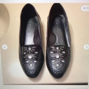 G Wiz Black Leather Loafers with Rhinestones 7 Wide